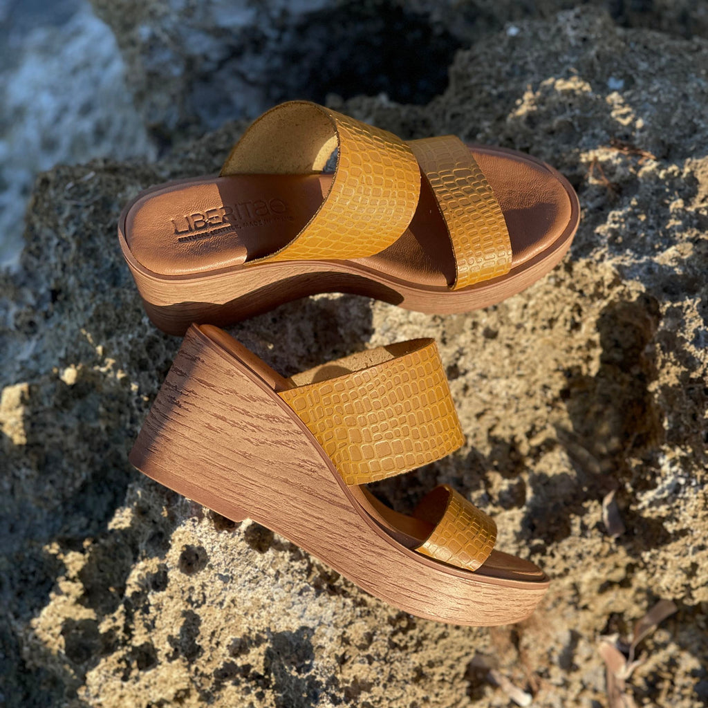Sandalia plataforma Draco en piel grabada Amarillo - LIBERITAE